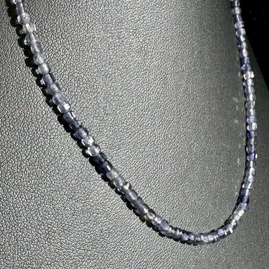 Single Choker: Iolite