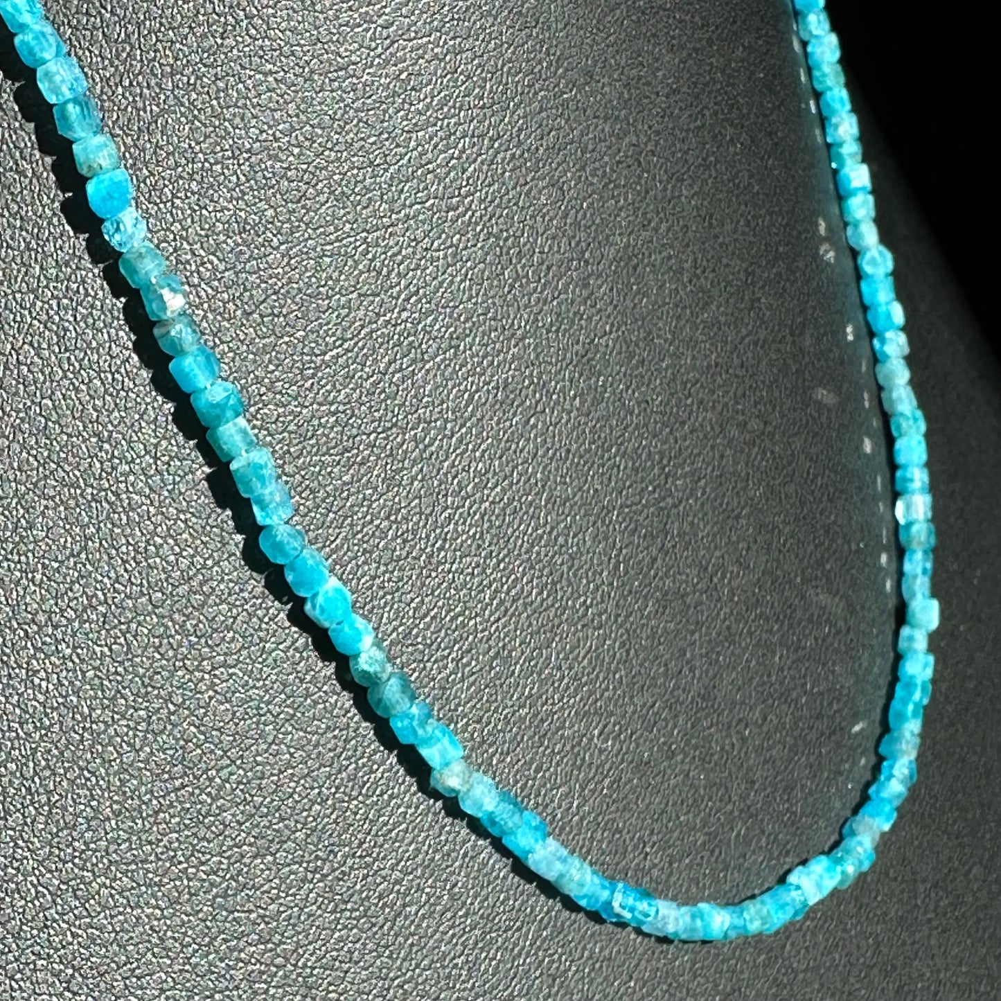 Single Choker: Apatite